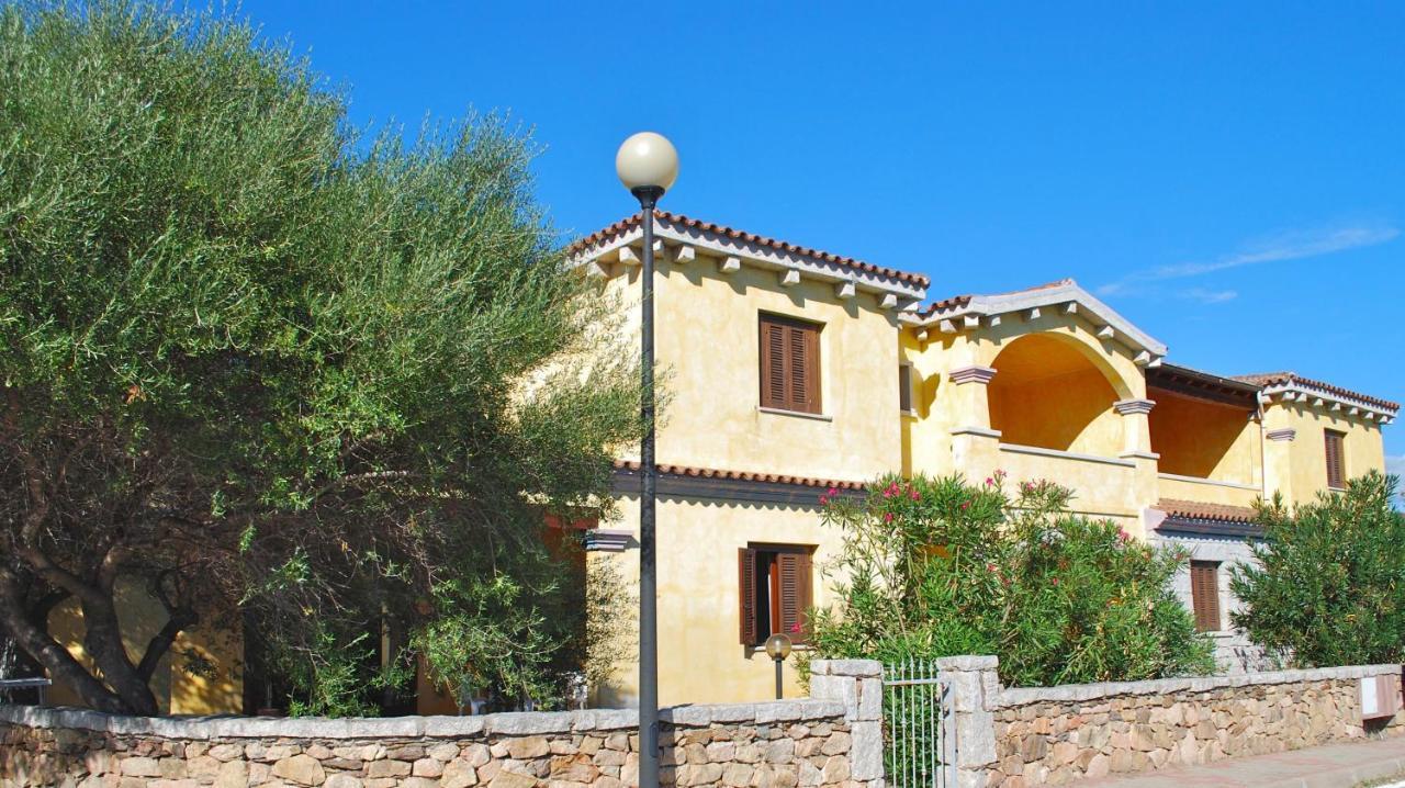 Residence Oasi E Oasi Blu San Teodoro  Exterior foto